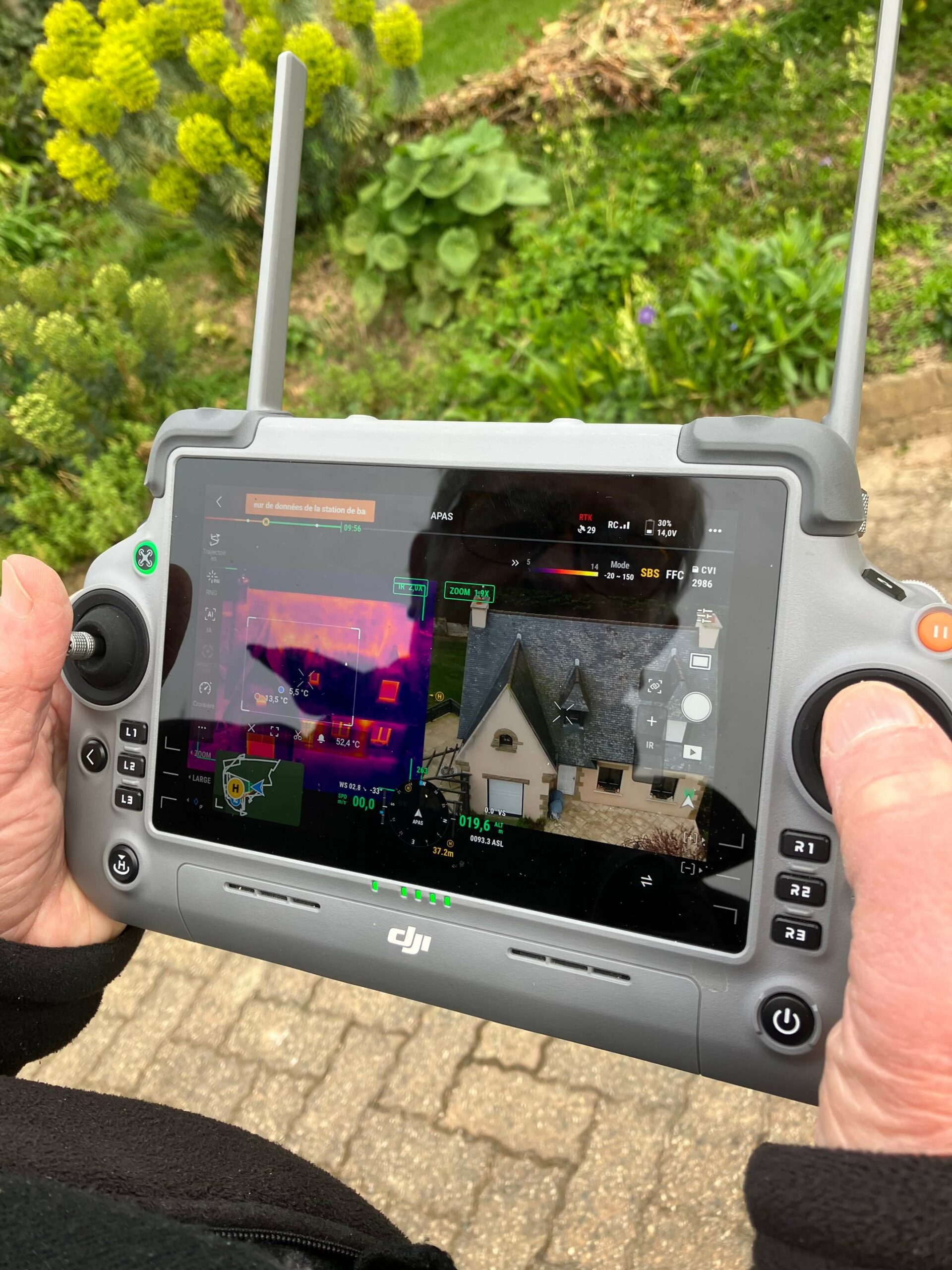 Inspection thermographique par drone de la toiture d'une maison - Isol Combles